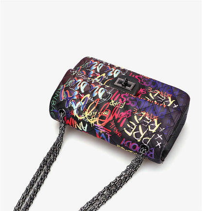 Bolso cadena graffiti alfabeto rombos