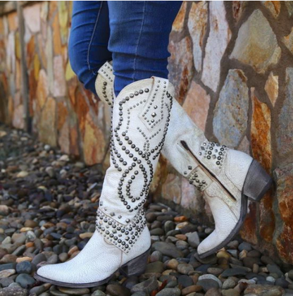 Botas altas con remaches