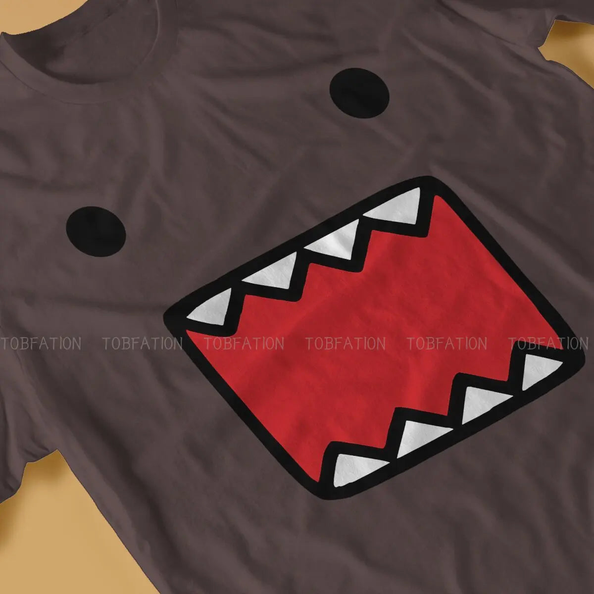 Camiseta con cara de muñeca Domo Kun