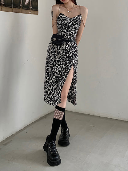 Vestido con tirantes y estampado de leopardo